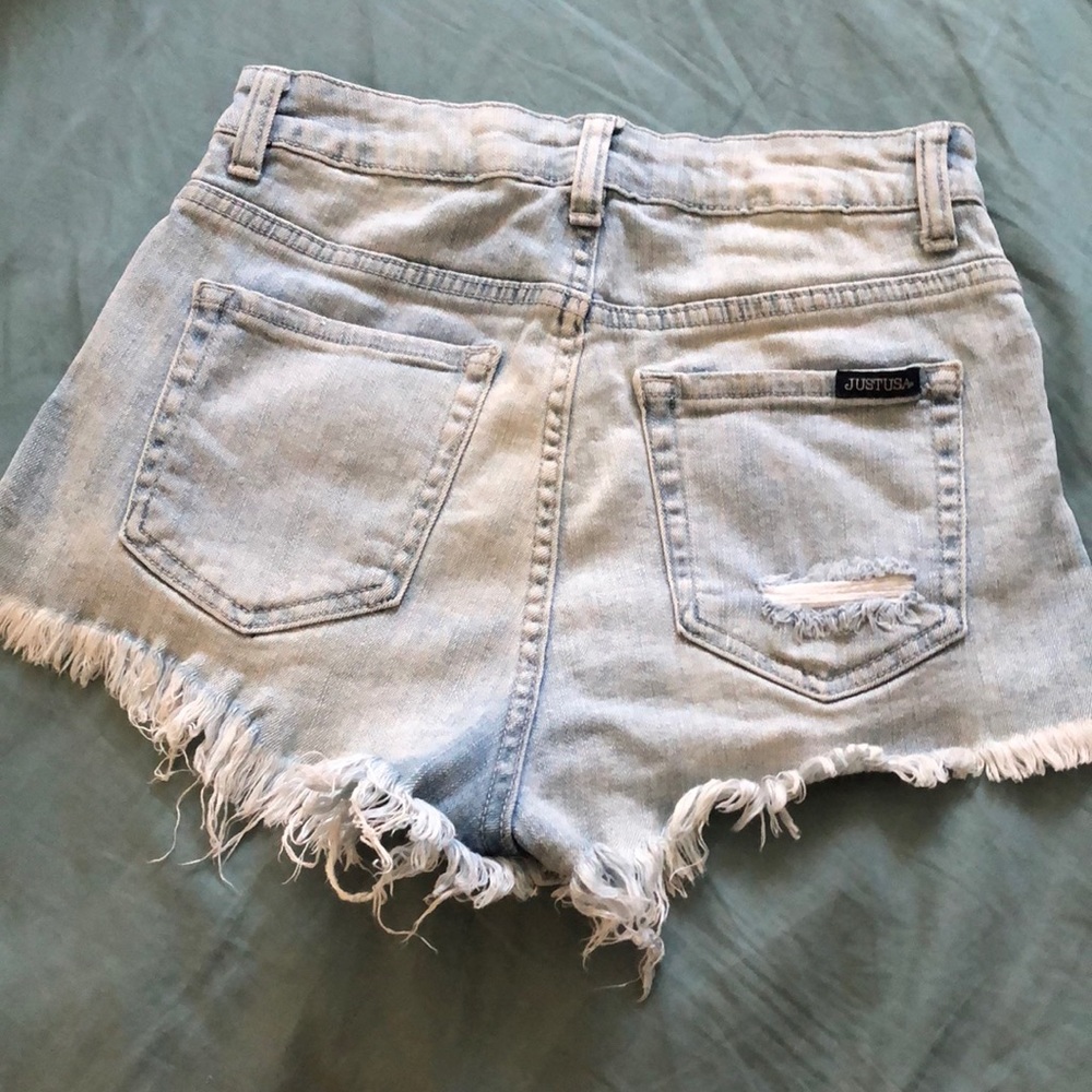 High waisted light washed shorts - Picture 3 of 4